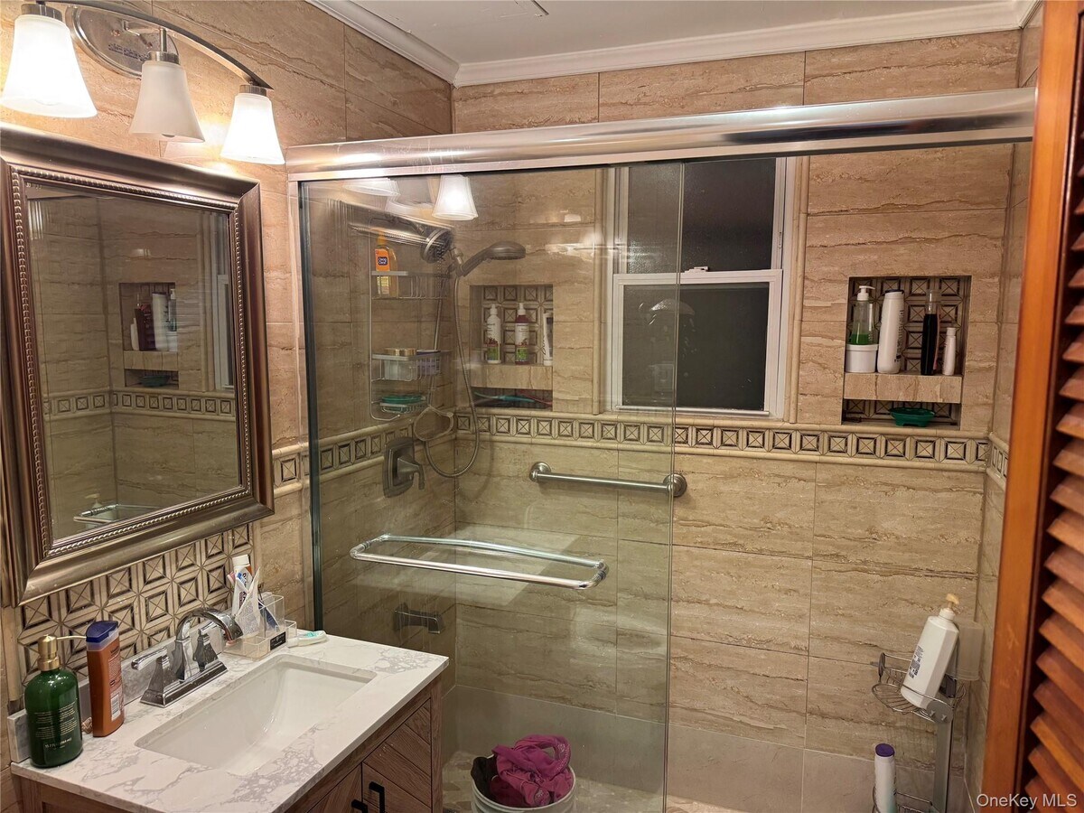 Photo - 8315 Little Neck Pkwy