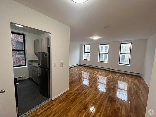 Building Photo - 2 bedroom in BRONX NY 10452 Unit 25 Rental