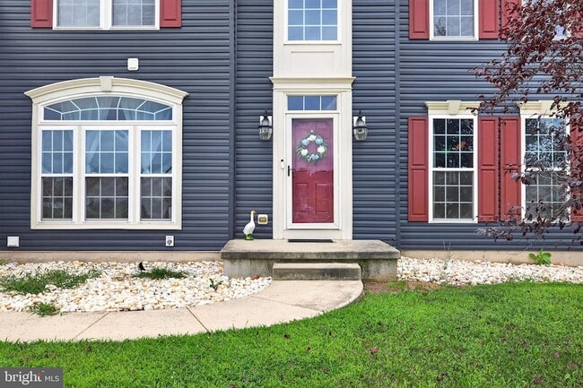 Photo - 206 Markham Ct