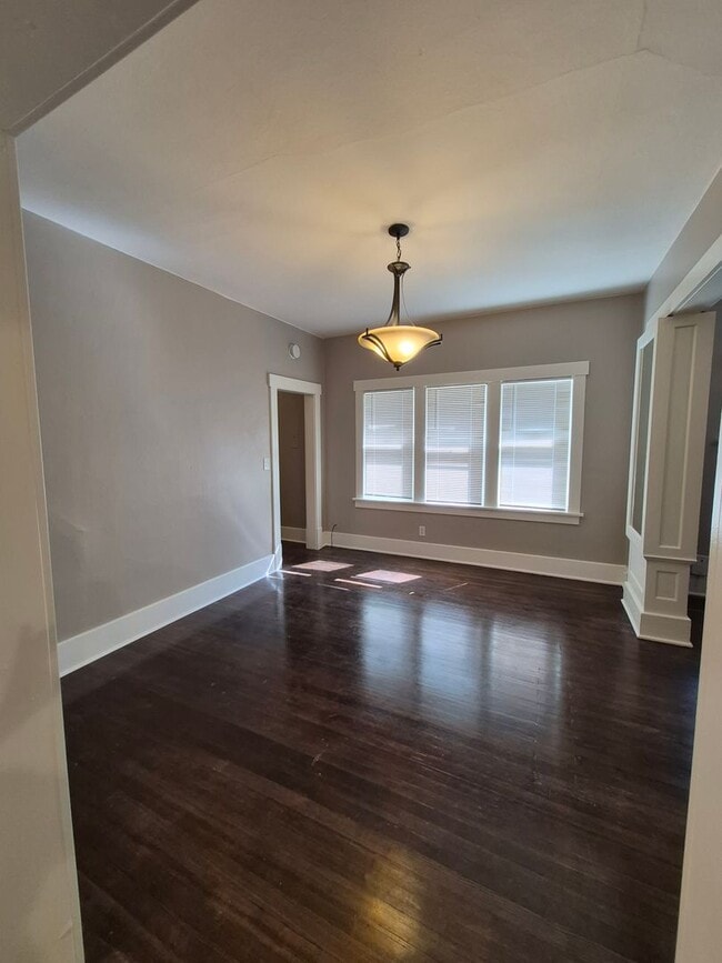 Photo - 4410 Cass St