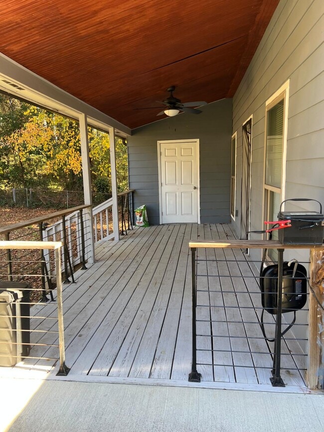 Photo - 6012 Meadowbrook Dr Unidad Guest Quarter