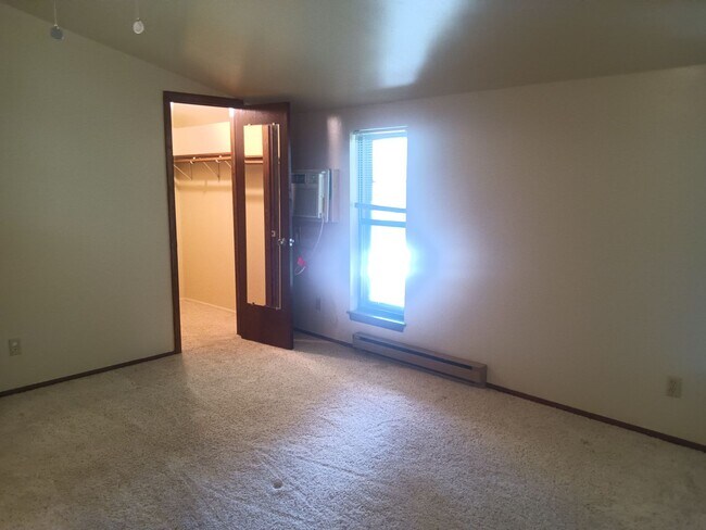 Photo - 2 Bedroom 1.5 bathroom condo Unit D