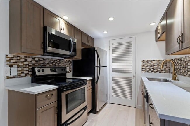 Building Photo - 115 S 1100 E Unit 614