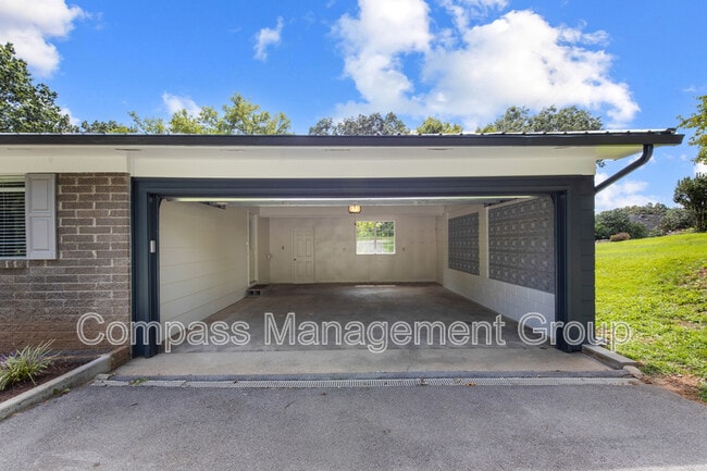 Photo - 1505 Aldenwood Ln