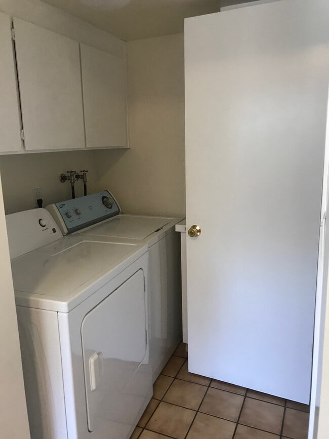 Photo - Cozy & Centrally Located 3 Bedroom Townhouse in Fremont!