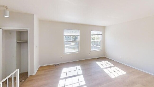 Photo - 2718 Glenbridge Ct Unit Entire