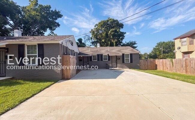 Building Photo - 129 Majuba Ave