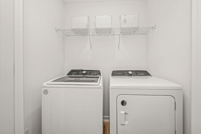 Wayford at Pringle Towns apartments — community photo