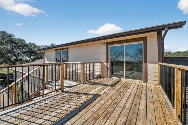 Photo - 16200 Round Mountain Rd