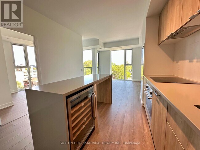 Photo - 1660 Bloor St W Unit 803
