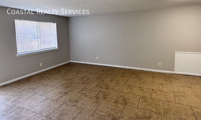 Photo - 322 Pelham Rd