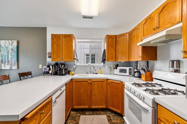 Photo - 1637 Talon Dr