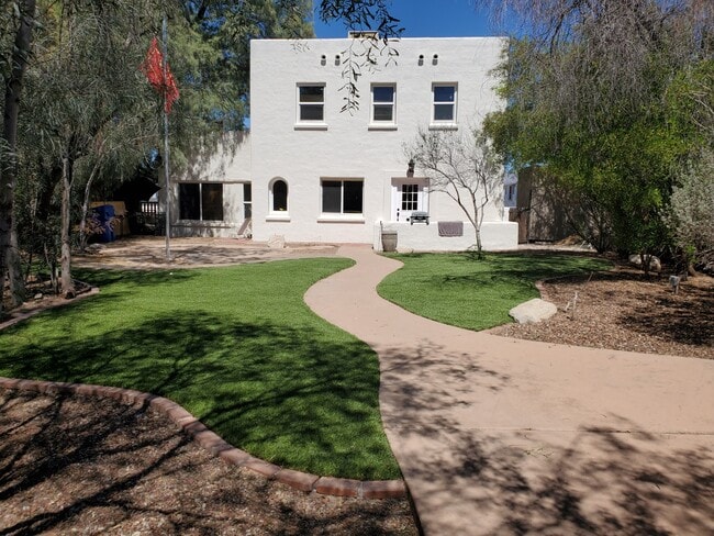 Photo - 1321 E Mabel St