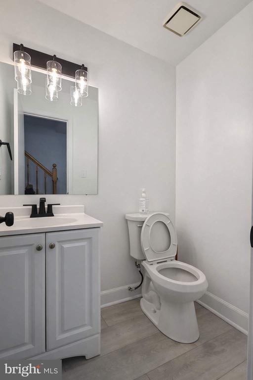 Photo - 5605 Larson Ct