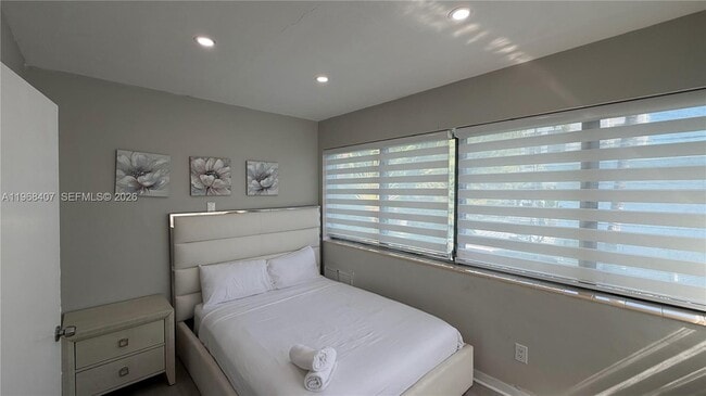 Photo - 10000 E Bay Harbor Dr Unidad 14