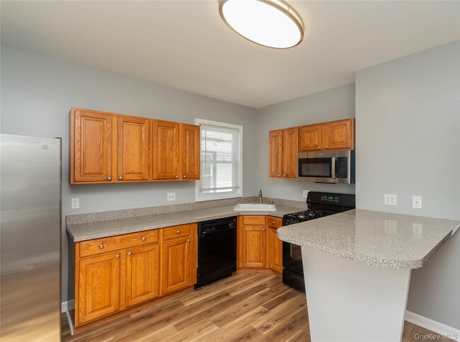 Building Photo - 15 Taylor Ave