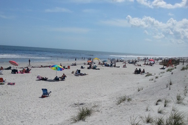 1 BLOCK AWAY - 477 2nd St S (Jacksonville Beach, FL)