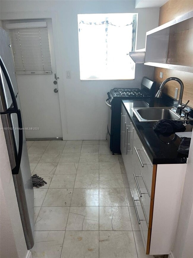 Photo - 505 74th St Unidad A5