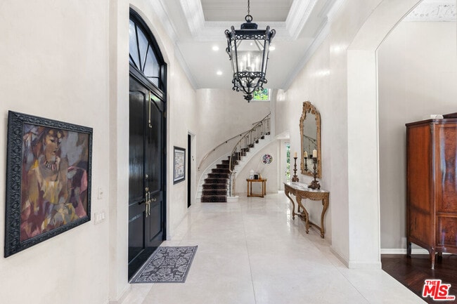 1118 San Ysidro Dr