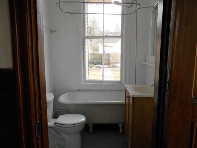 Photo - 8 5th Ave Unit 8 5th Ave Apt 2