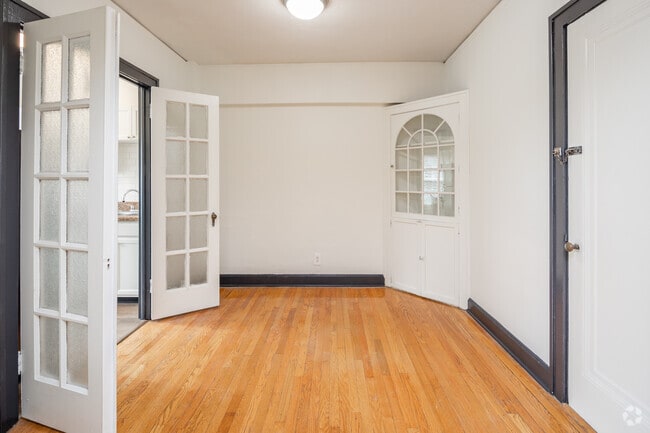 1BR, 1BA - 900SF - Dining