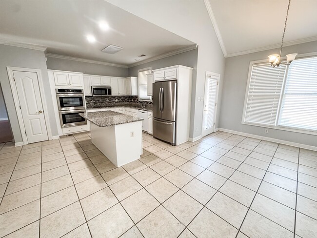 Photo - 472 Hunters Mill Cove