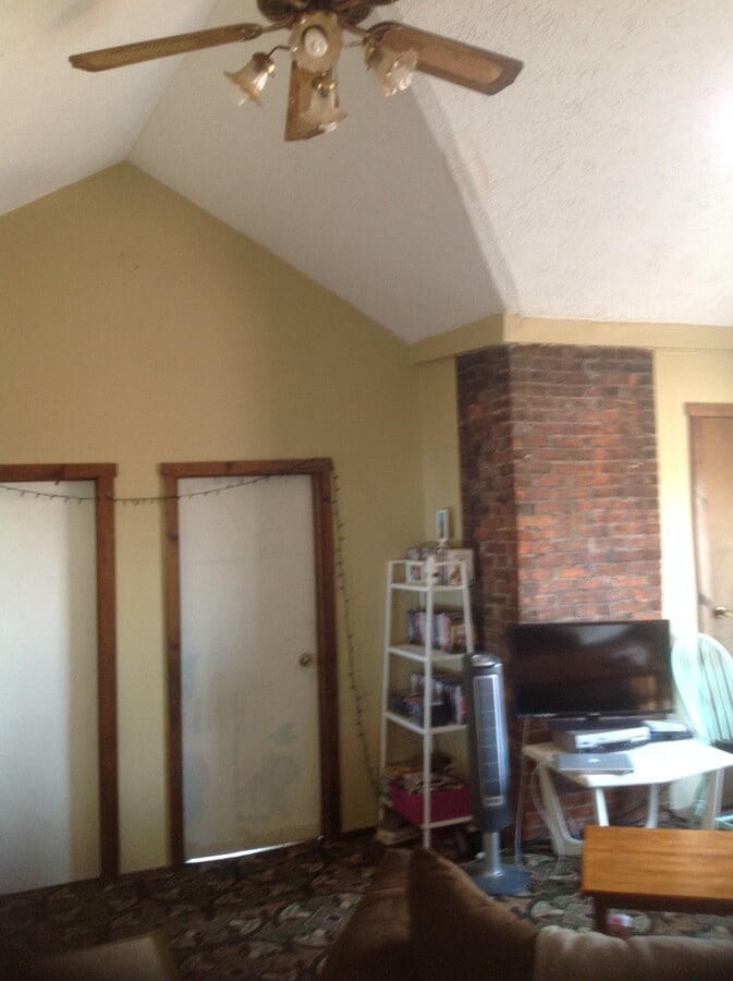 Photo - Spacious Downtown 2 Bedroom Attic Apartment Unit Apt. E