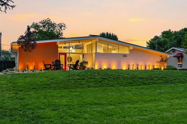 Photo - 2276 Johnston Rd