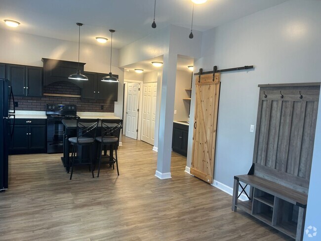 Building Photo - NAD112-118 Unit 114 Rental
