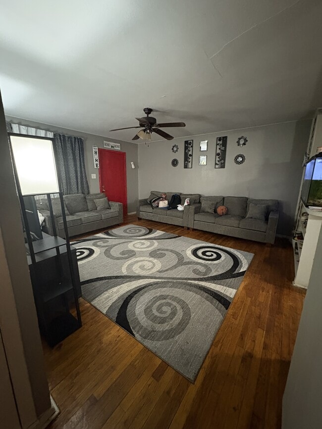 Photo - 1047 W Star St