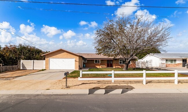 Building Photo - Beautiful 3 Bedroom Home in Norco