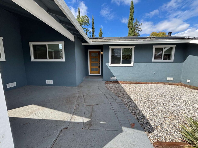 Photo - "Beautifully Remodeled 4-Bed Walnut Creek ... Apartment