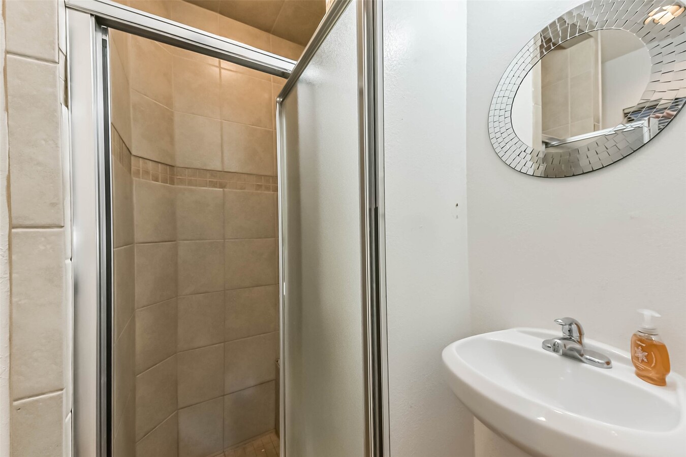 Photo - 402 Bomar St