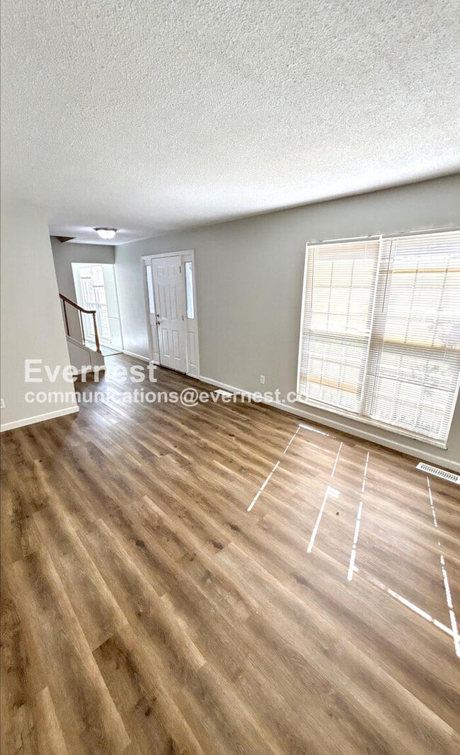 Photo - 2185 Cottontail Dr