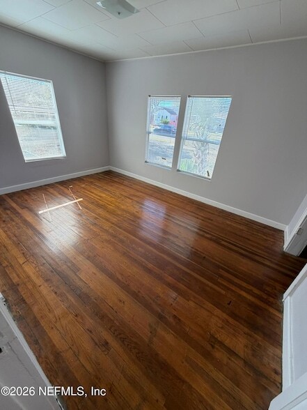 Photo - 837 St Clair St