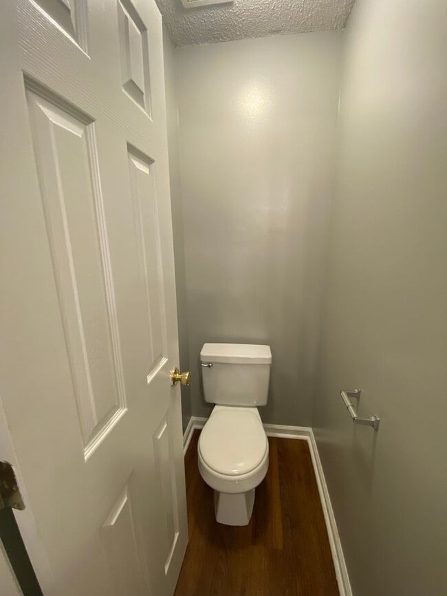 Photo - 3928 Laurelbrook Dr