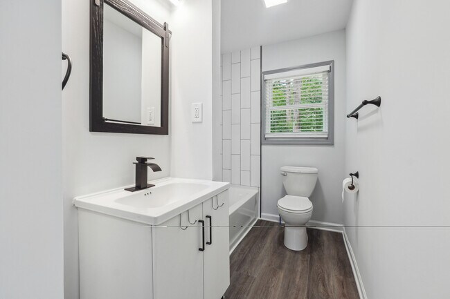 Photo - 2899 Gresham Rd SE