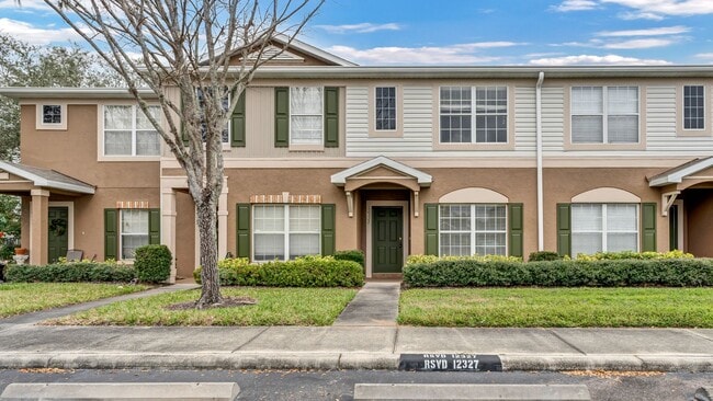Building Photo - Charming 3-Bedroom, 2.5-Bathroom Townhome ...