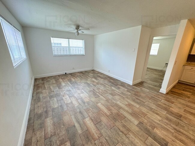 Photo - 207 SE 4th Ave