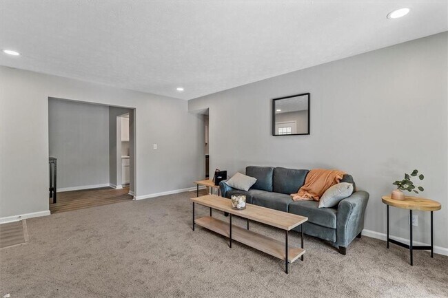 Photo - 1701 Hawthorne Ave Unit 9