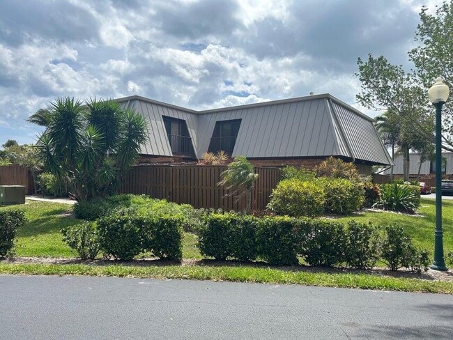 Photo - 1420 Ocean Way