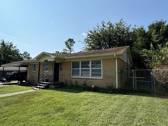 Photo - 1512 6th Ave SW