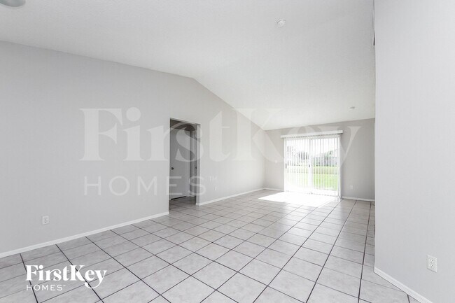 Photo - 841 Marquis Ct