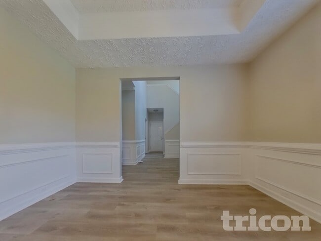 Photo - 411 Clearstream Ln