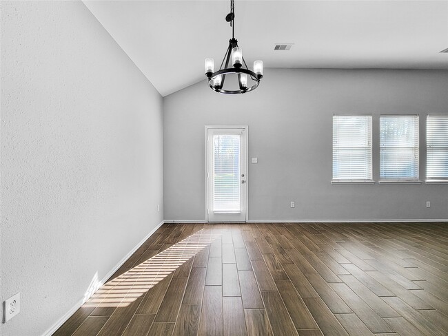 Photo - 8822 Rolling Rapids Rd