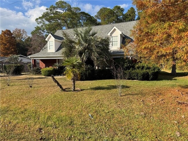 Photo - 207 E Maple Ave