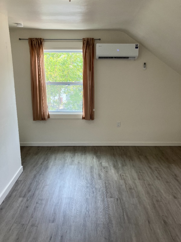 Building Photo - 108 Park St Rental