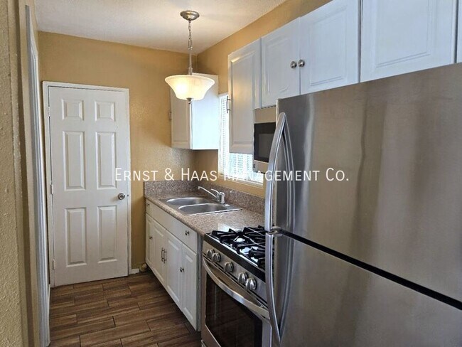 Photo - 337 E 17th St