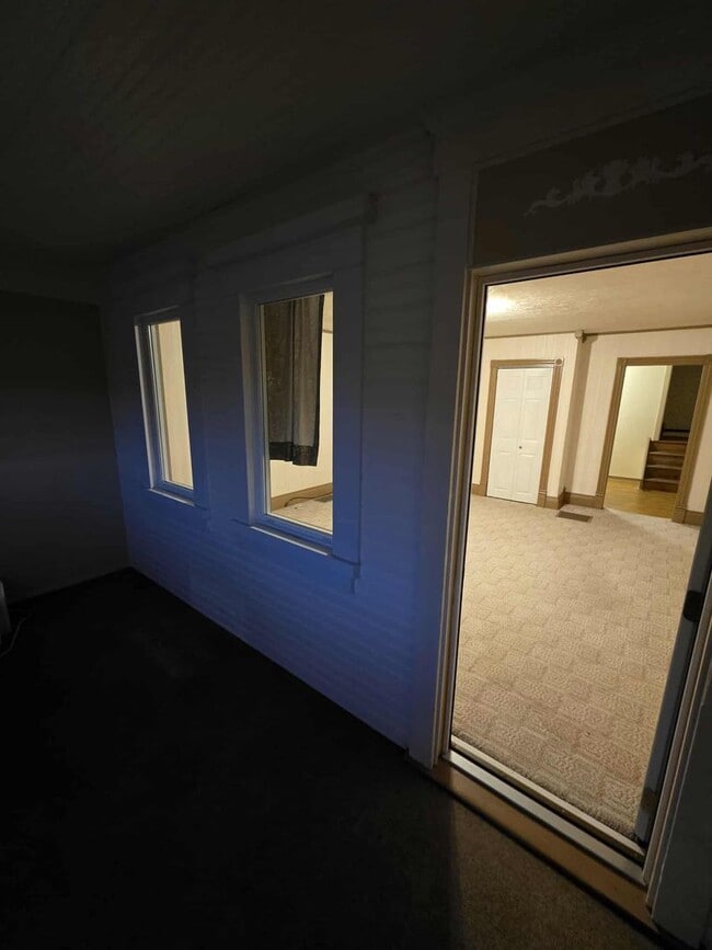 Photo - 1 Bedroom 1 Bathroom House For Rent *With ...