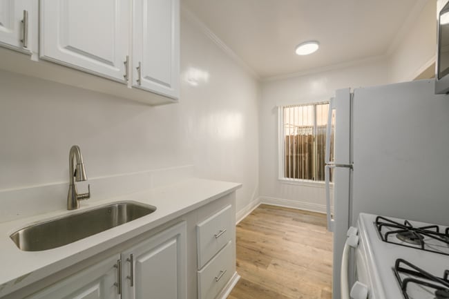 Photo - 1317 N Bronson Ave Unidad 101